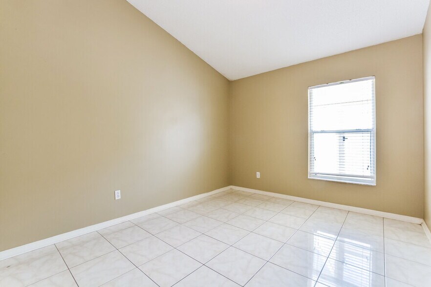 Building Photo - 2113 Carpathian Dr