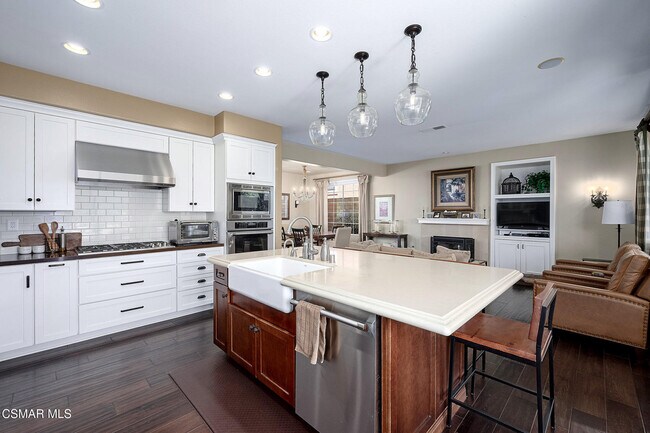 Building Photo - 3024 Hollycrest Ave