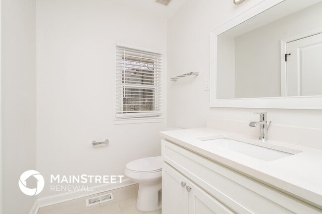 Building Photo - 405 Dahlia Dr