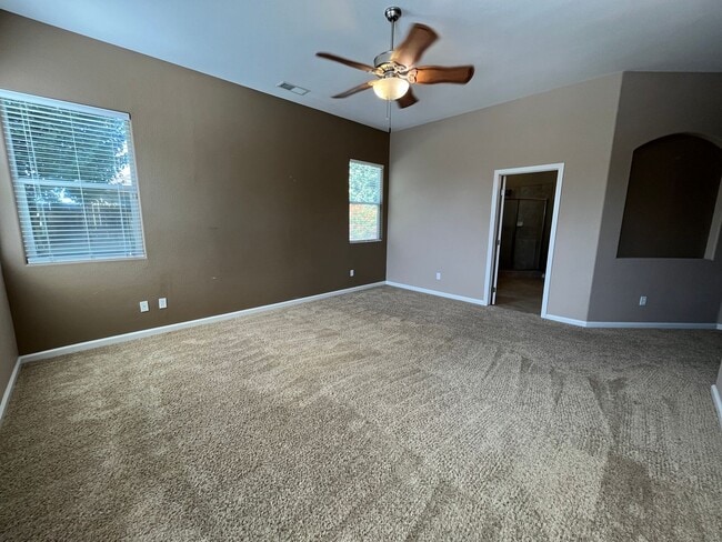 Building Photo - 206 S Argyle Pl