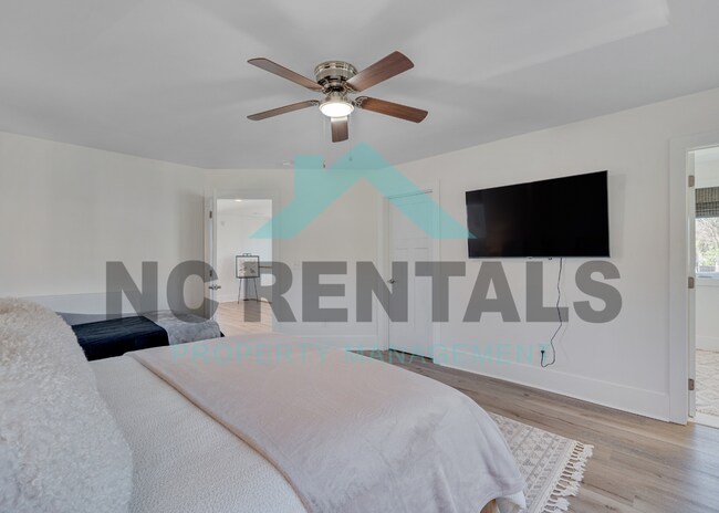 Building Photo - 1501 E Jones St