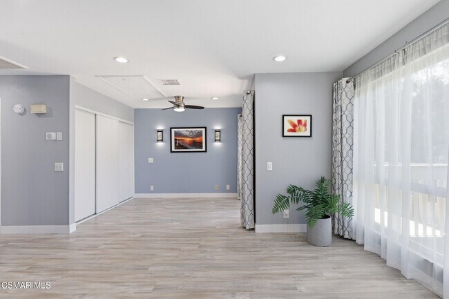 Building Photo - 254 Sequoia Ct