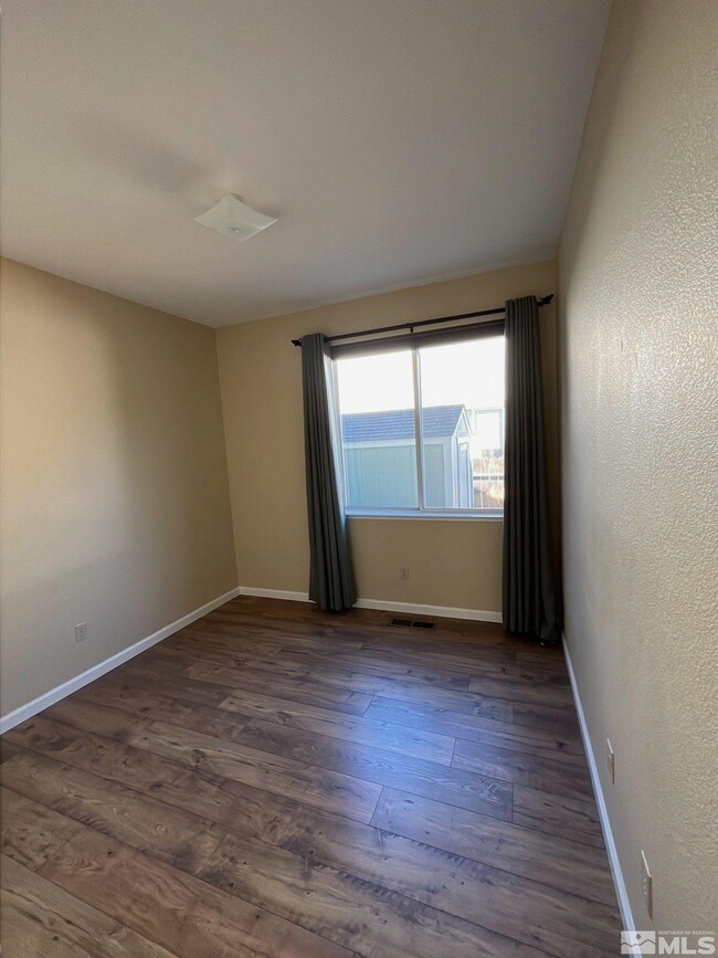 Building Photo - 4875 Crestside Dr