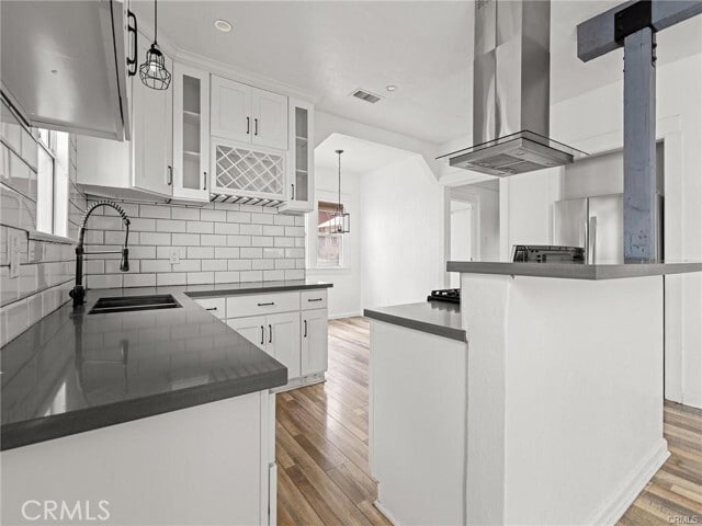 Building Photo - 757 N Loma Vista Dr
