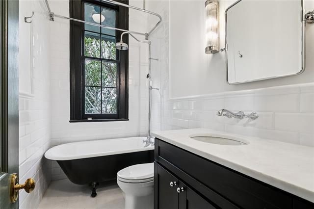 Building Photo - 632 Esplanade Ave