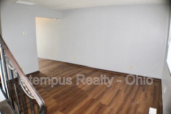 Building Photo - 716 W Light St