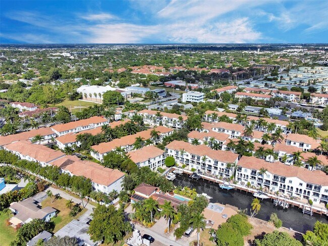 Building Photo - 812 Chukker Rd