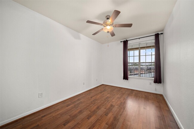 Building Photo - 7575 Kirby Dr