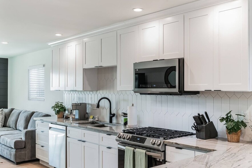 Building Photo - 2138 Reed Ave