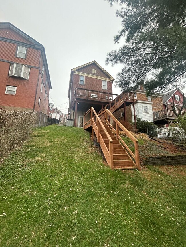 Building Photo - 3306 Regan Ave