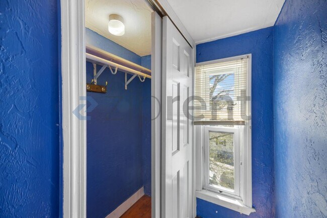 Building Photo - Unit 3F