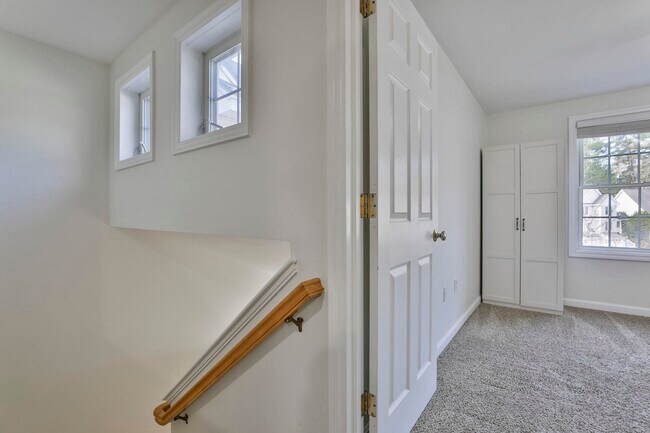 Building Photo - 92 Barrington Ave