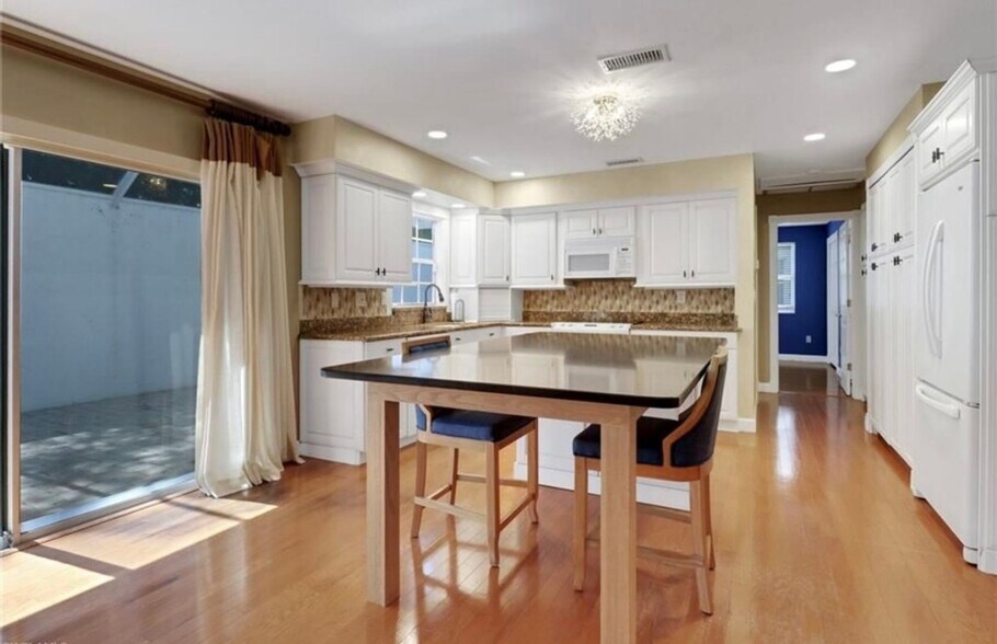 Building Photo - 13711 Raleigh Ln