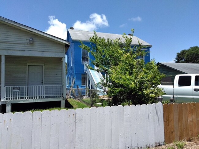Building Photo - 3114 Avenue M 1/2