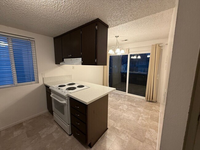 Building Photo - 2824 I St