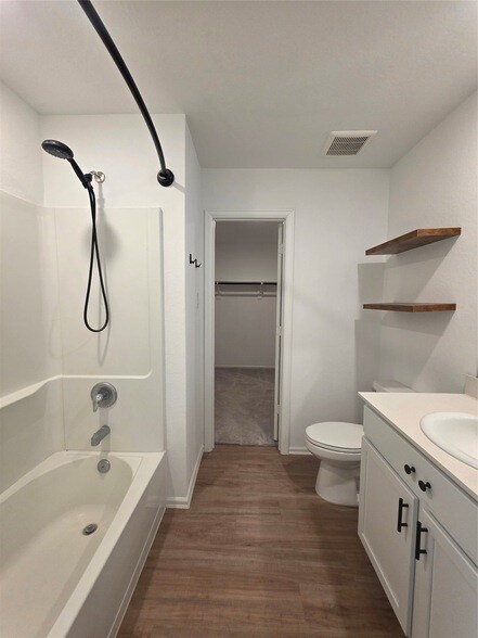 Building Photo - 314 Riverwood Village Ln