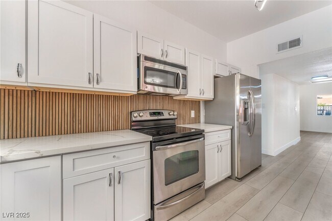 Building Photo - 3008 Lawndale St