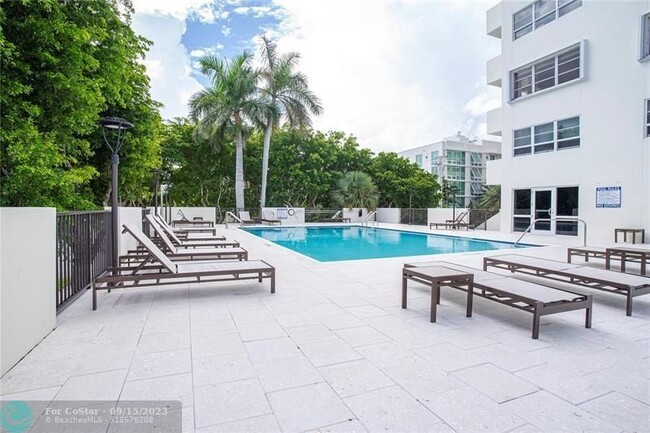 Building Photo - 340 Sunset Dr