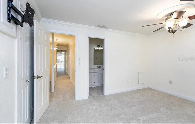Building Photo - Centrally Located 3 bedroom 2.5 bath Townh...