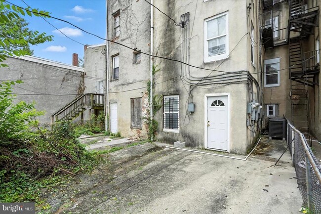 Building Photo - 1021 N Caroline St