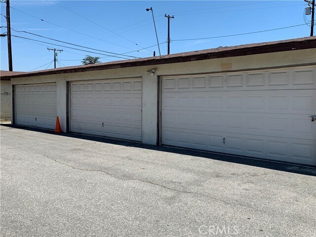 Building Photo - 3411 W Orange Ave
