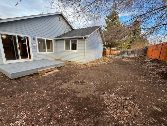 Building Photo - 3 Bed/2 Bath Single Level Home in NE Bend - Near St. Charles