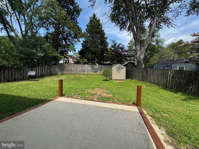 Building Photo - 1717 Fallsway Dr