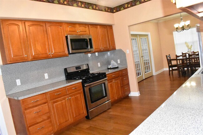 Building Photo - 8535 Parkette Dr