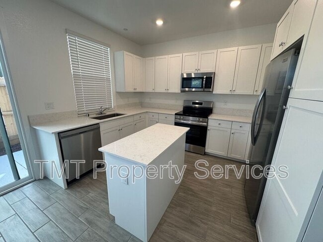 Building Photo - 867 Lk Pk Cir