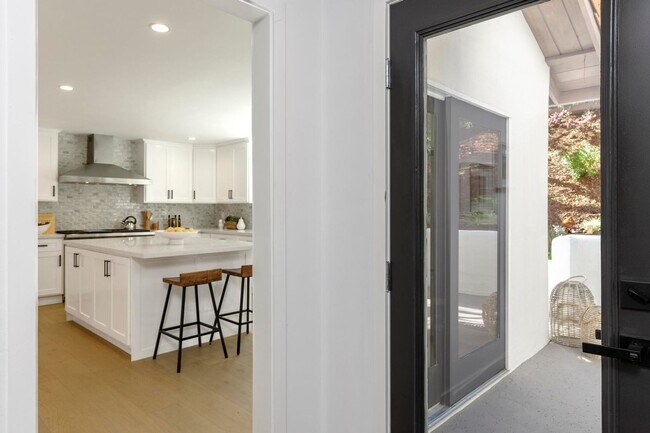 Building Photo - **3900 Paseo De Las Tortugas Torrance** Spacious 4 bedroom 3 bath with beautiful view!