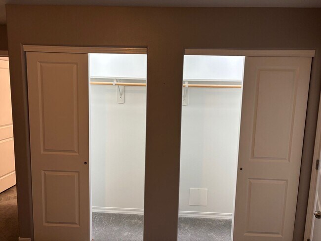 Building Photo - Home in Gated Community