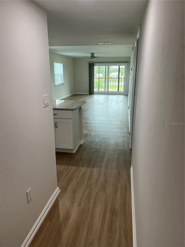 Building Photo - 14459 River Beach Dr