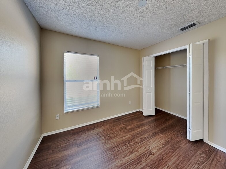 Building Photo - 893 Ferry Landing Ln