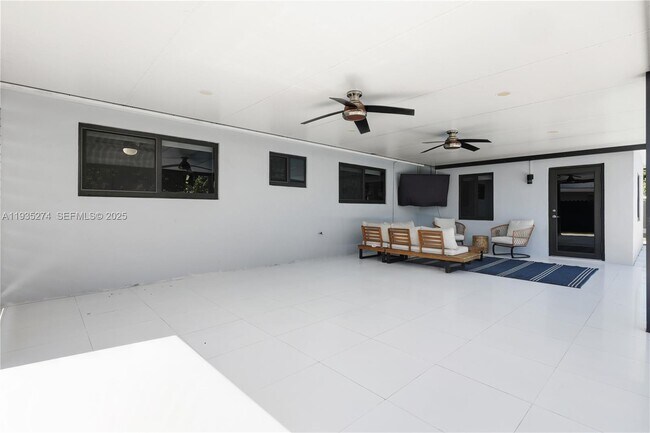 Building Photo - 4165 W 5th Ln