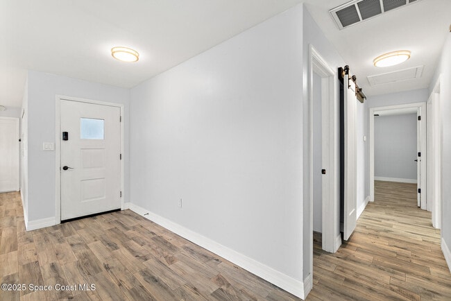 Building Photo - 346 Cyprus Dr