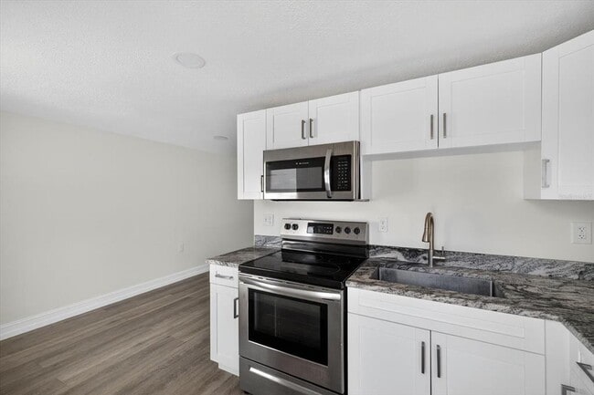 Building Photo - 5419 Oceanic Rd