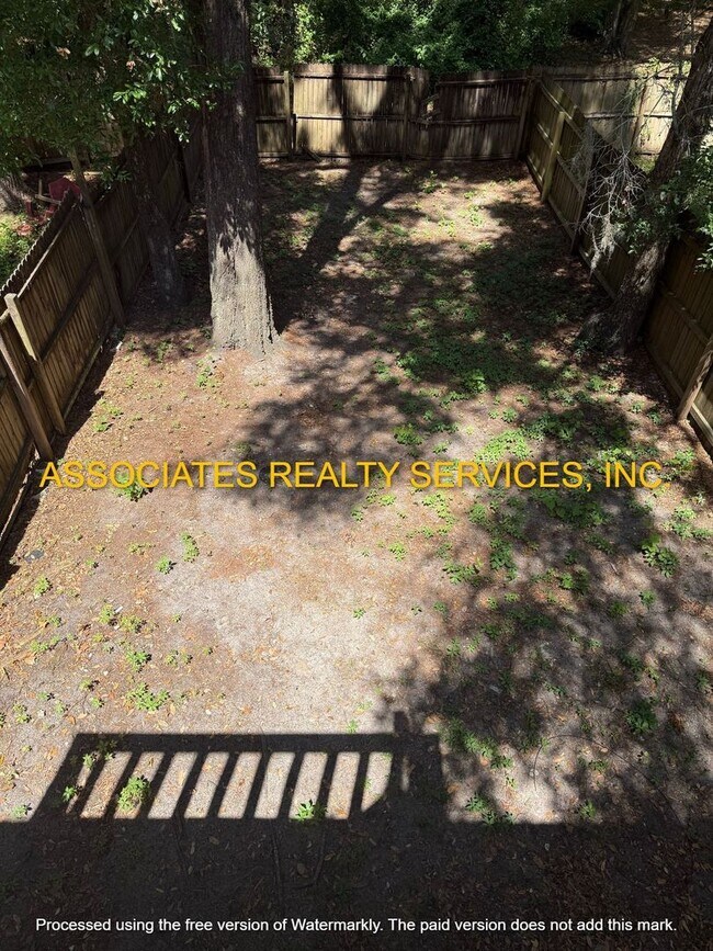 Building Photo - MUST SEE!!! 2BED/2BATH FULLY REMODELED UNIT IN GREENLEAF!!! FENCED BACK YARD!!!