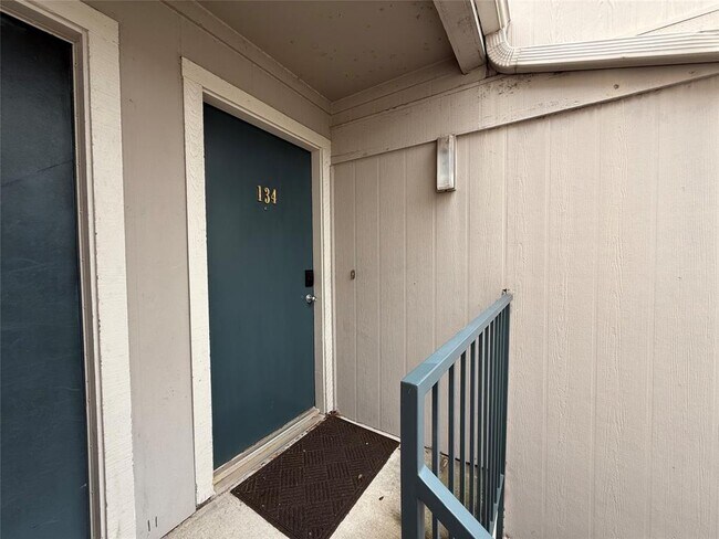 Building Photo - 7950 N Stadium Dr