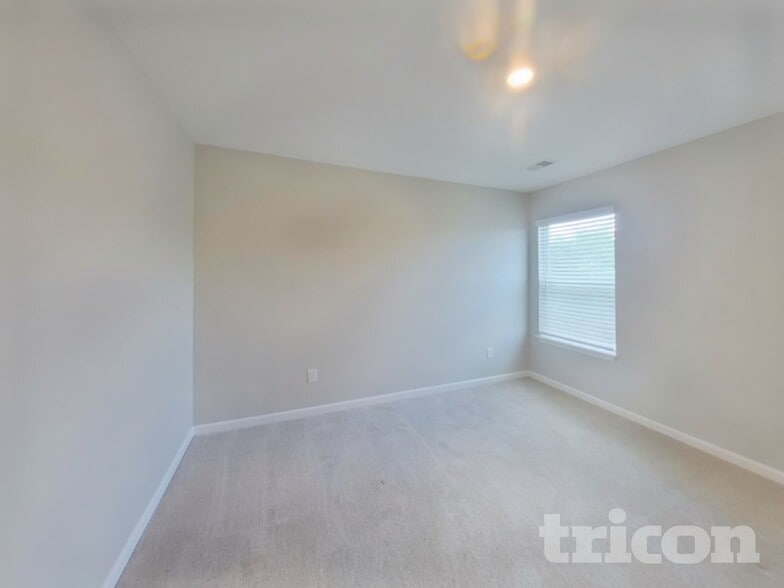 Building Photo - 283 Millen Dr