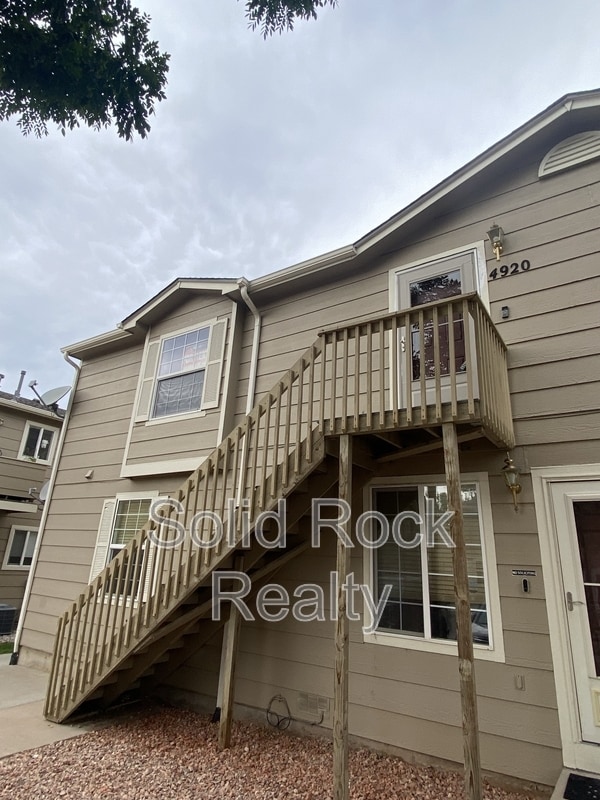 Building Photo - 4920 Universal Heights