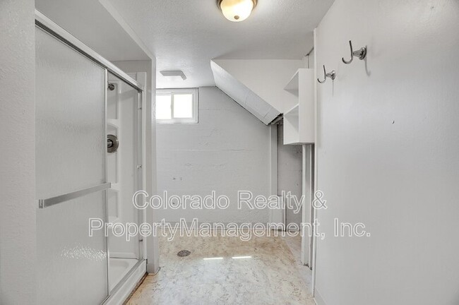 Building Photo - 1405 15th Ave