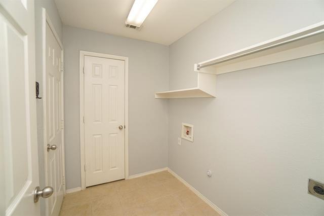 Building Photo - 1044 Southfork Dr