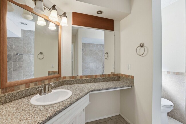 Building Photo - 3918 Wintergreen Dr