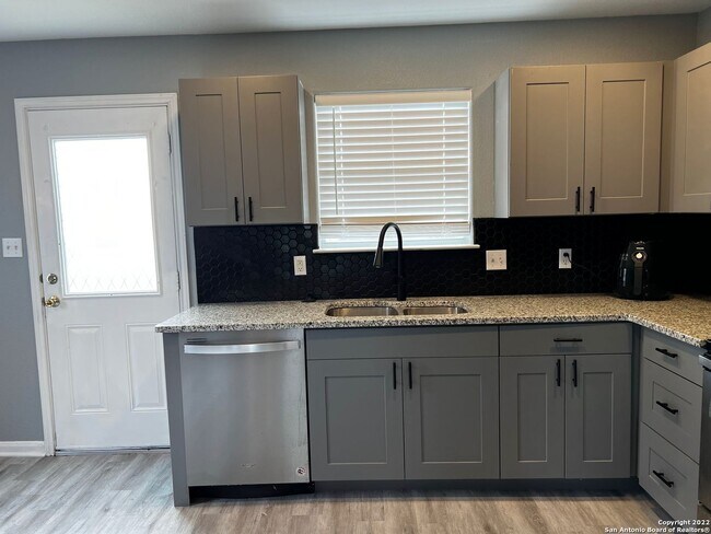 Building Photo - 5923 Fox Canyon