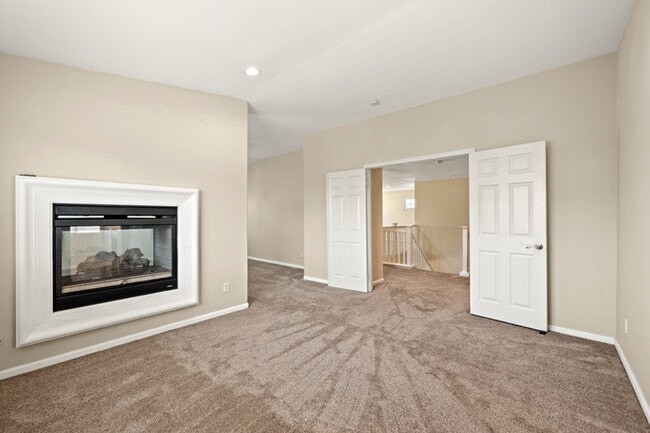 Building Photo - Ideal for Large Families – 6BR/4BA Eastval...