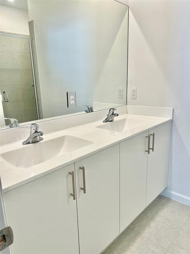 Building Photo - 209 SW 159th Dr