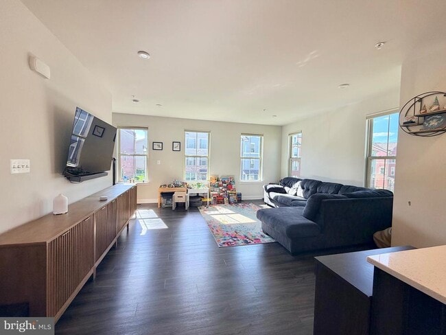 Building Photo - 8627 Satinwood Dr