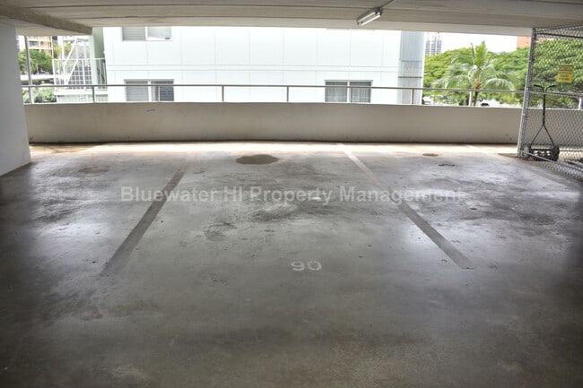 Building Photo - Five Regents - Studio w/ full kitchen, 1 prkg. (Salt Lake)