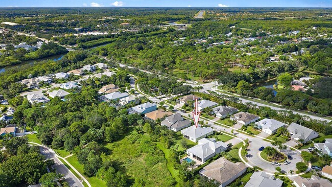 Building Photo - 127 Shores Pointe Dr