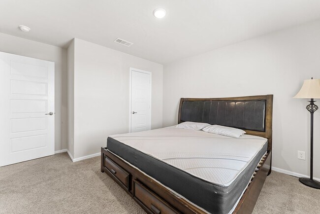 Building Photo - 7118 Adenium Rd